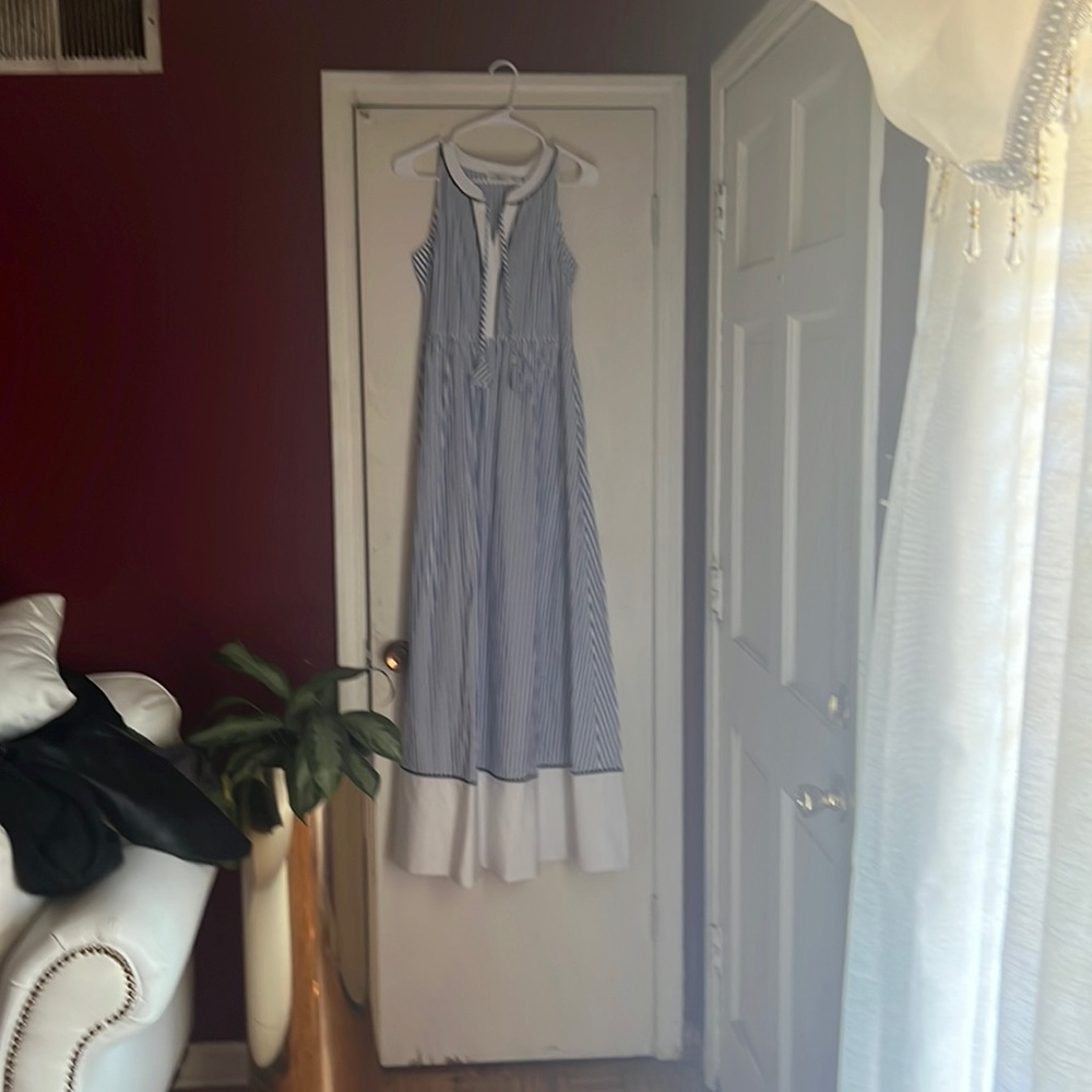 Women’s dress